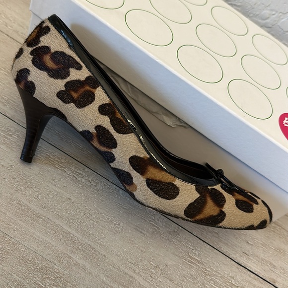 Boden Calf Hair Leopard Print Patent trim Heels EU 40 Size 9 - Picture 10 of 10